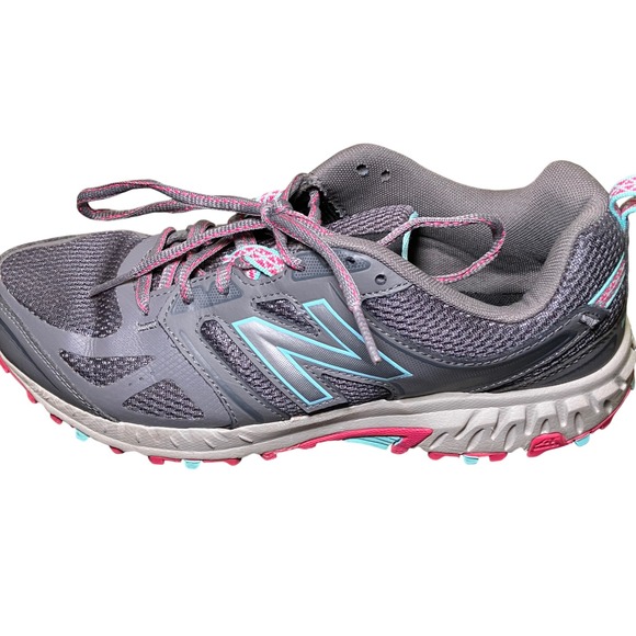 New Balance Size 9.5 410v6 Women's Grey Pink Blue Trail Running Shoes - Picture 3 of 6